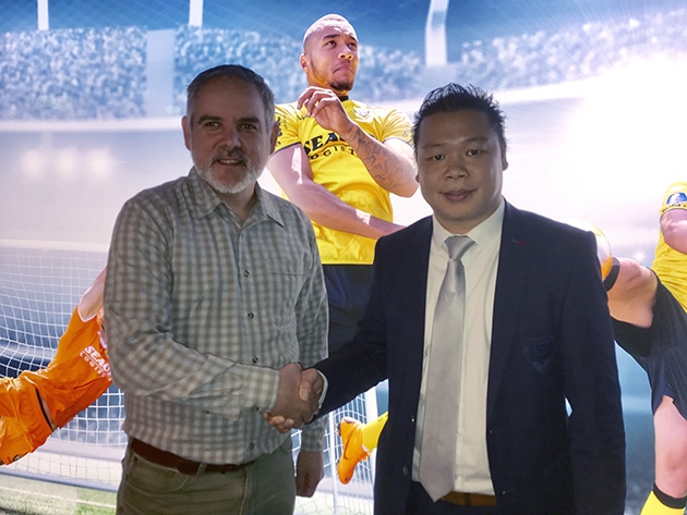 Marco Teelen (Systemec) en Wai King Cheung (VVV-Venlo)